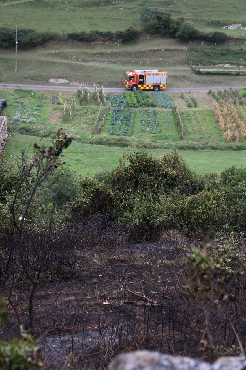 [Fotos] Incendio en Zumaia