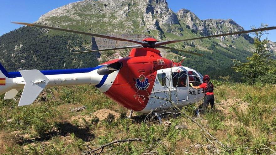 Evacuado en helicóptero un pastor tras sufrir una caída  del caballo en el  Txindoki