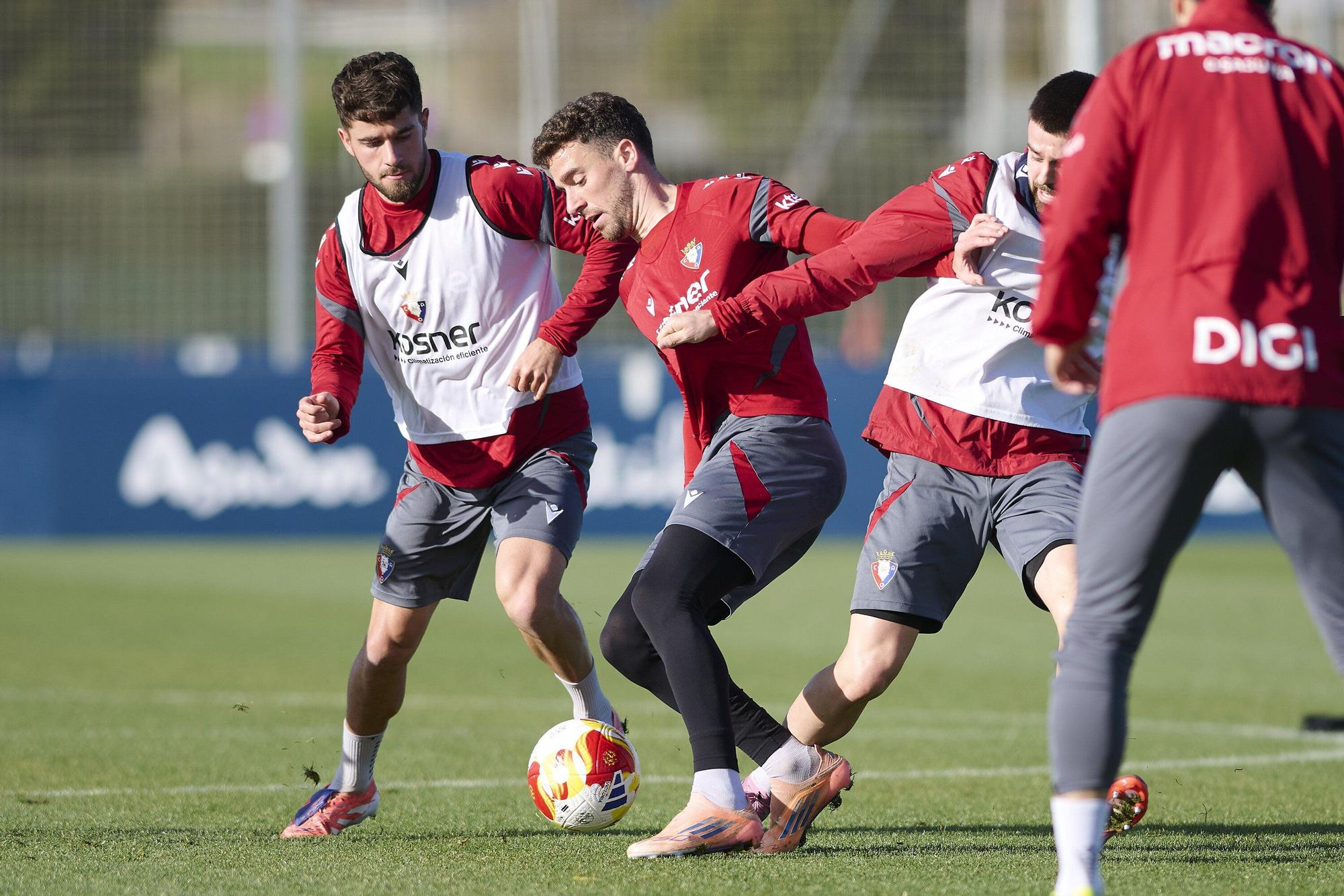 Fotos del entrenamiento de Osasuna (30 de noviembre de 2025)