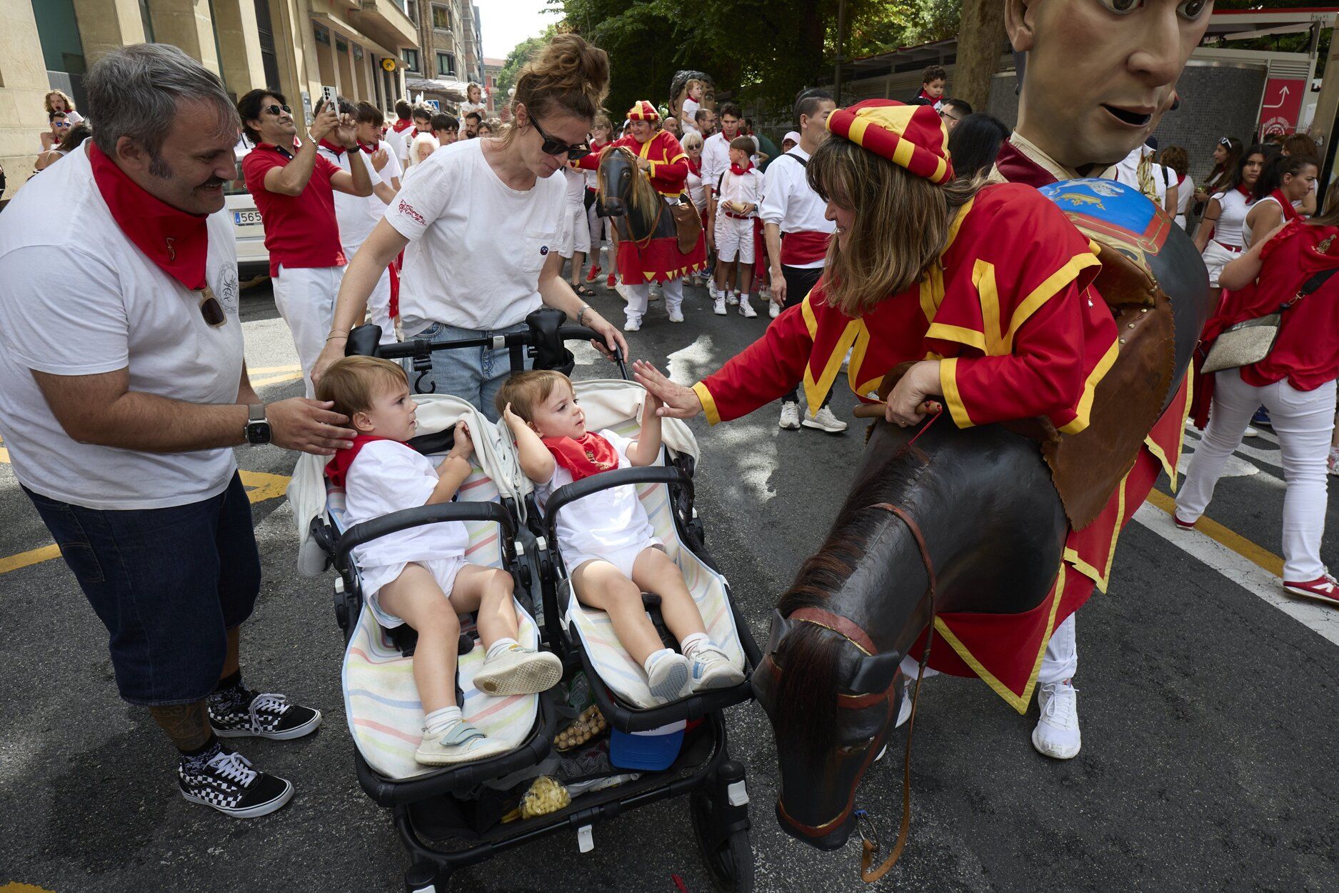 Imágenes de la primera salida de la Comparsa de Gigantes estos Sanfermines