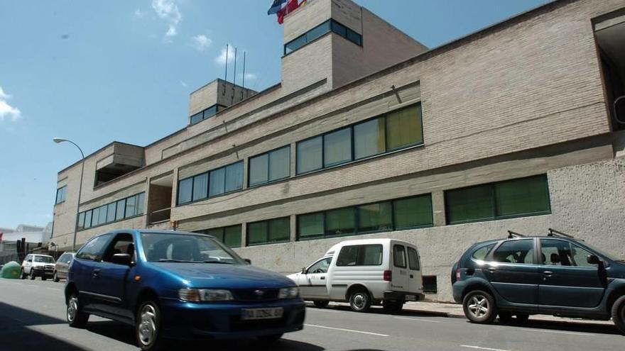 Fachada de la Casa de la Juventud de Pamplona.