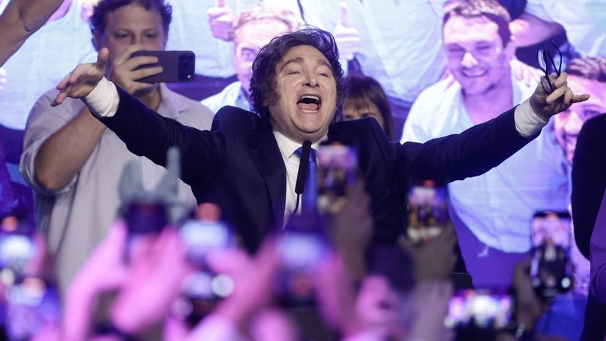 Milei, exultante tras arrasar en las elecciones de medio mandato