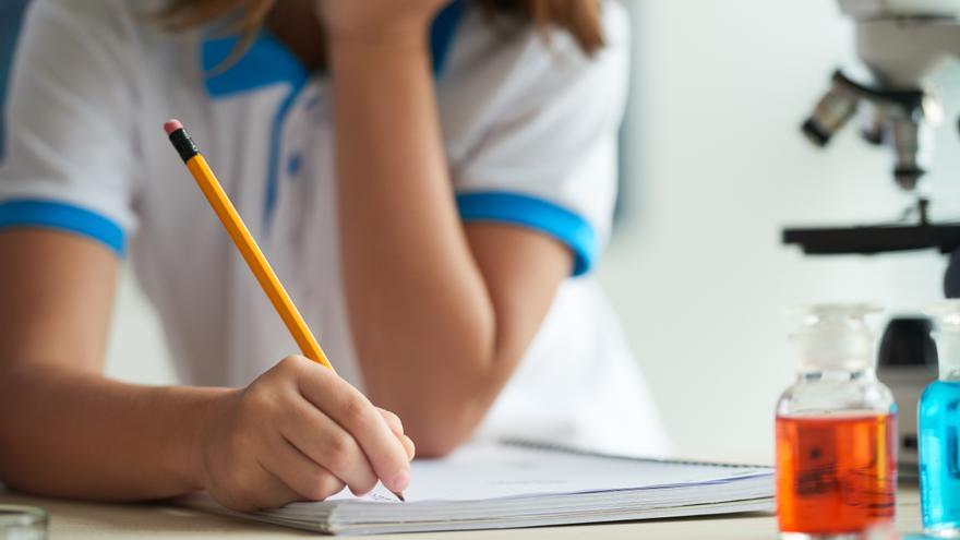 Piden retrasar la entrada a clase para acabar con el ‘jet lag’ escolar