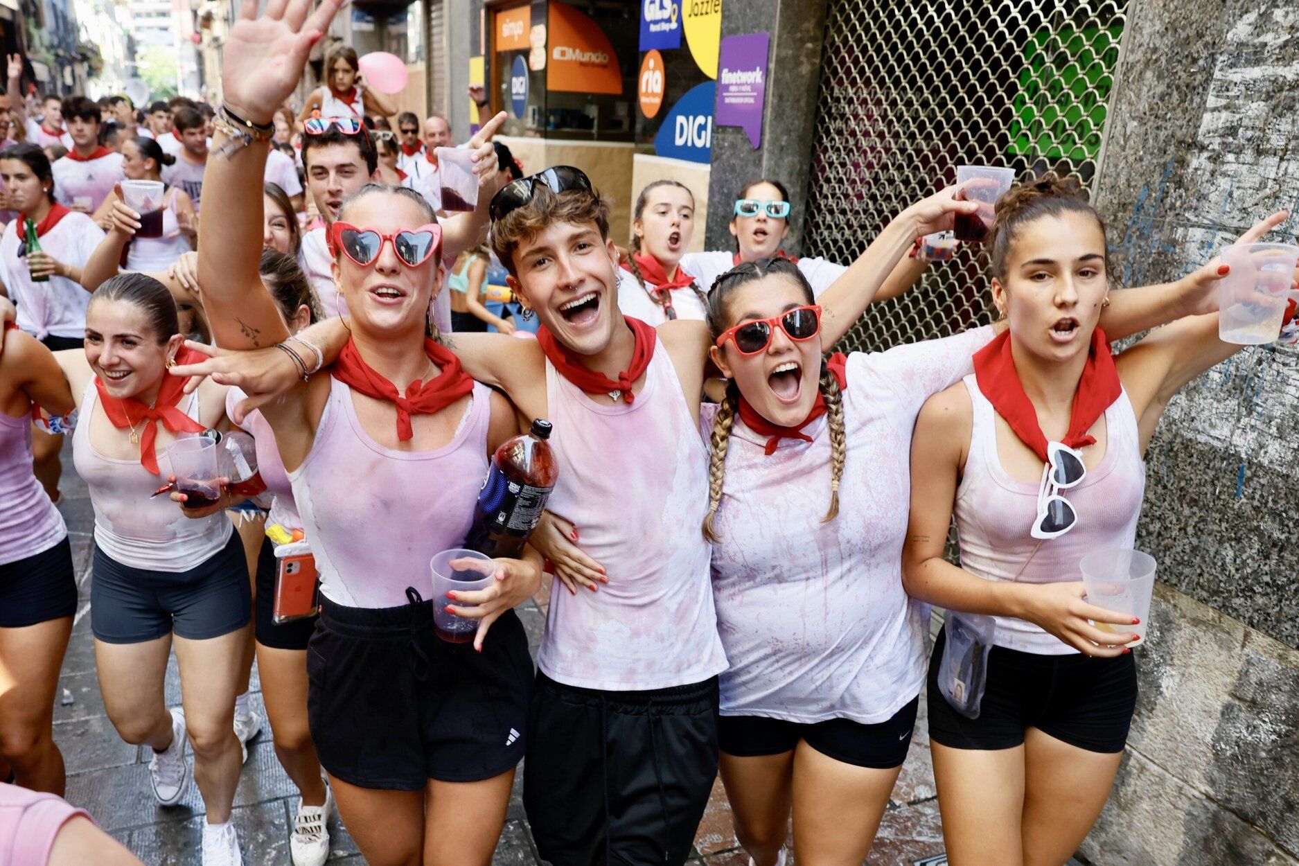 Fiesta de vino tinto en Elgoibar con el Txiki Eguna