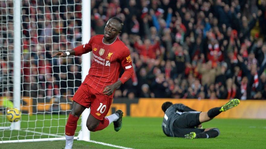 Sadio Mané celebra su gol.