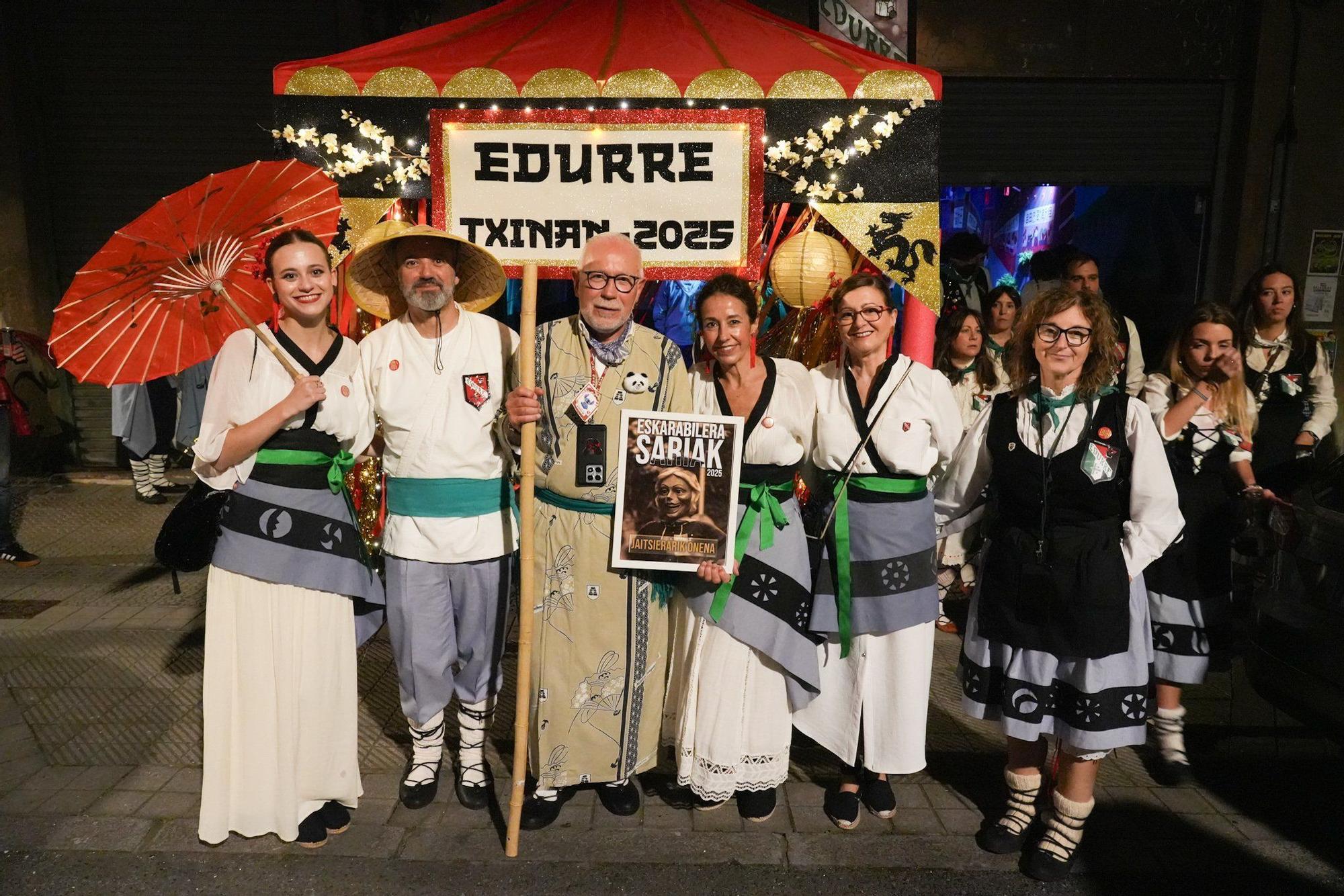 Yeray González da la salida a la intensa maratón de 9 días de fiestas de Basauri con las cuadrillas invadiendo las calles