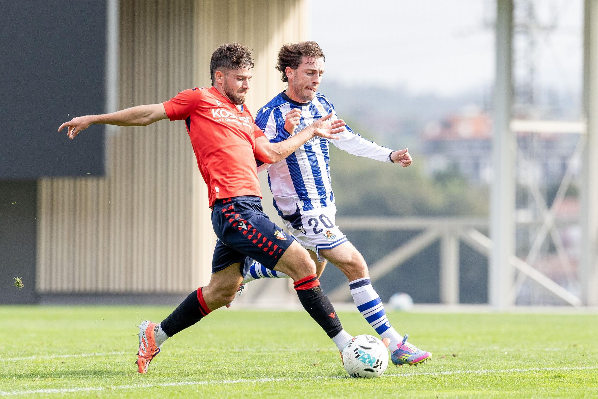 Fotos del partido amistoso entre Osasuna y Real Sociedad