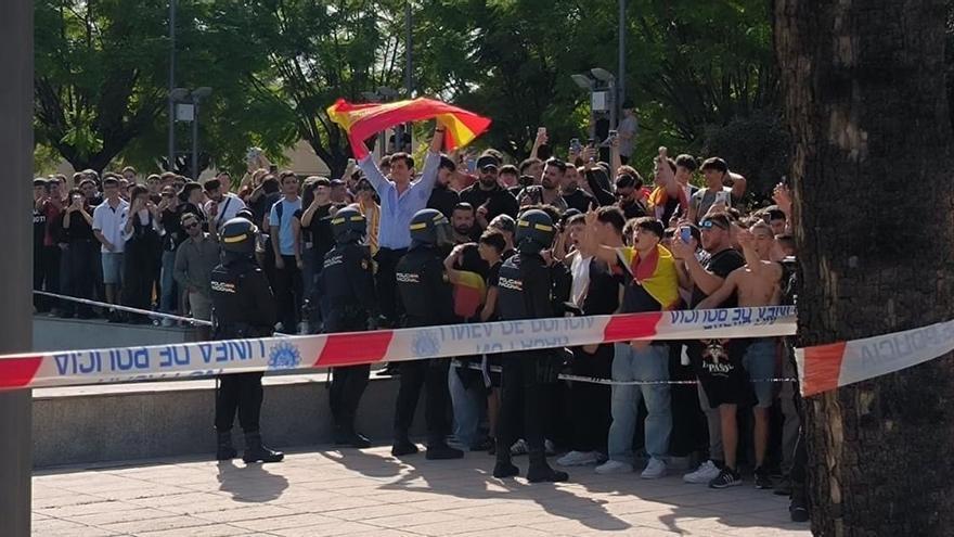 Amplio despliegue policial para evitar incidentes en uno de los actos no autorizados de Vito Quiles