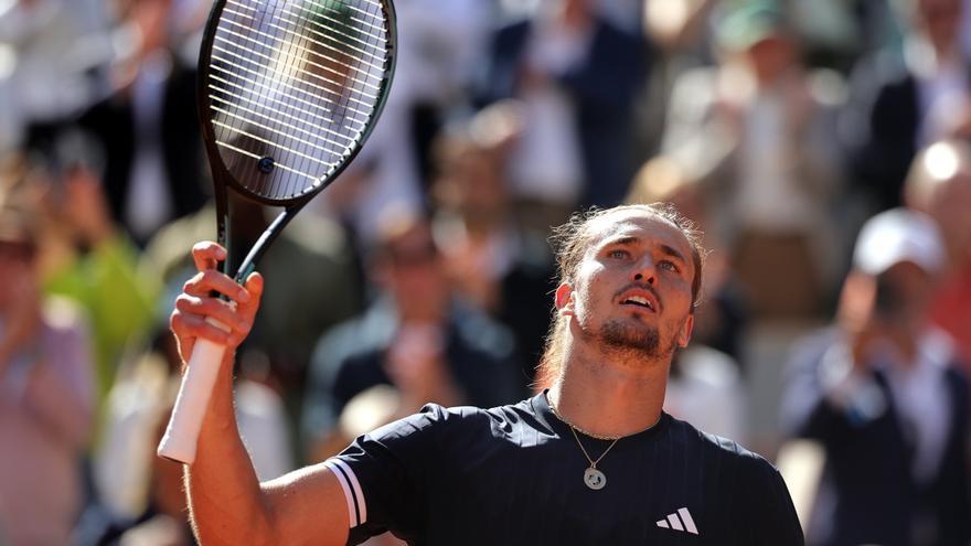 Zverev tumba a Mensik y se medirá a Cobolli en la final de Roland Garros