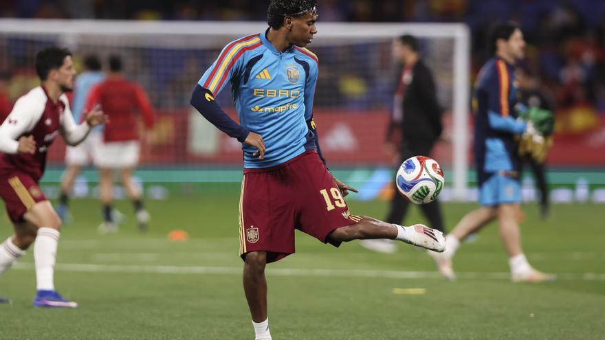 La FIFA abre un expediente a la RFEF por los cánticos racistas en Cornellá