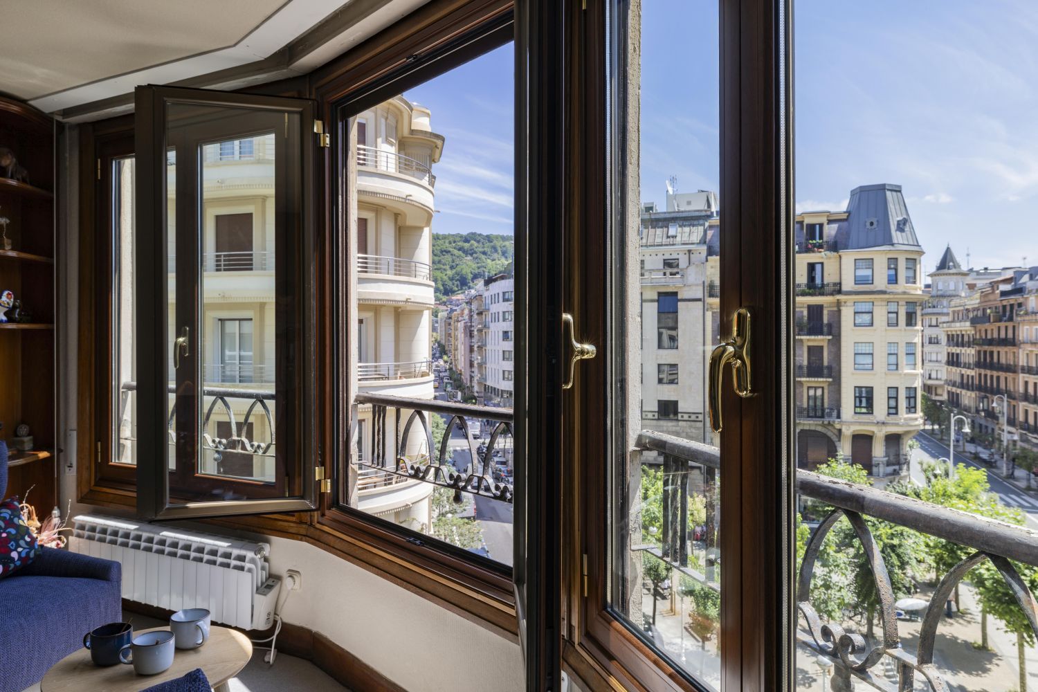 Vivir en el corazón de San Sebastián: espacio, luz y carácter en el Gros más exclusivo
