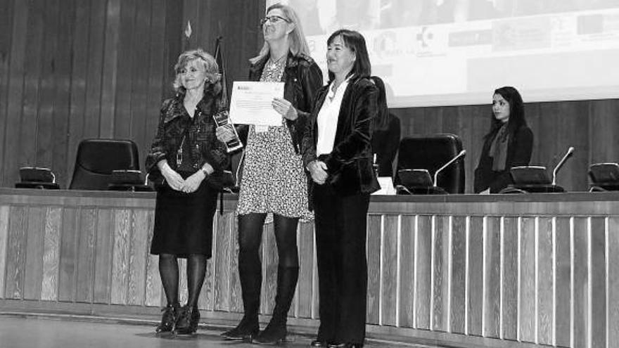 Sanidad premia a la profesora Idoia Labayen