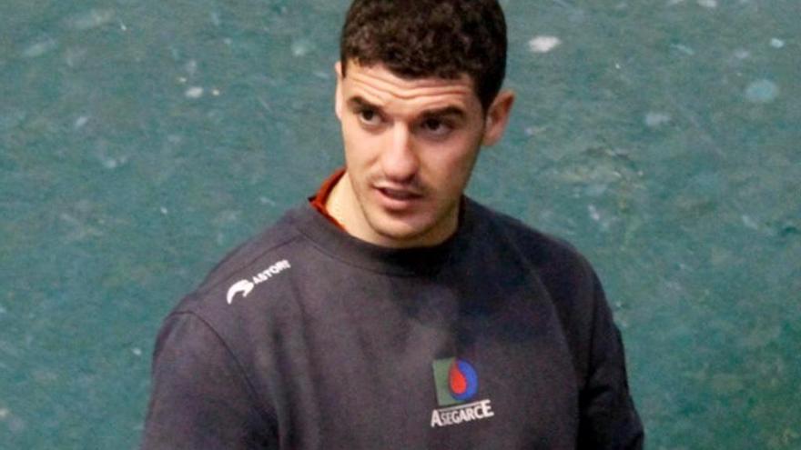 Álvaro Untoria se rompe en el Labrit