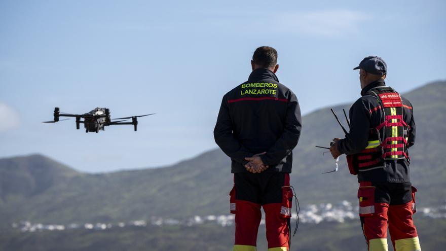 Hallan un cuerpo sin vida en la zona de Lanzarote donde un estadounidense cayó al mar
