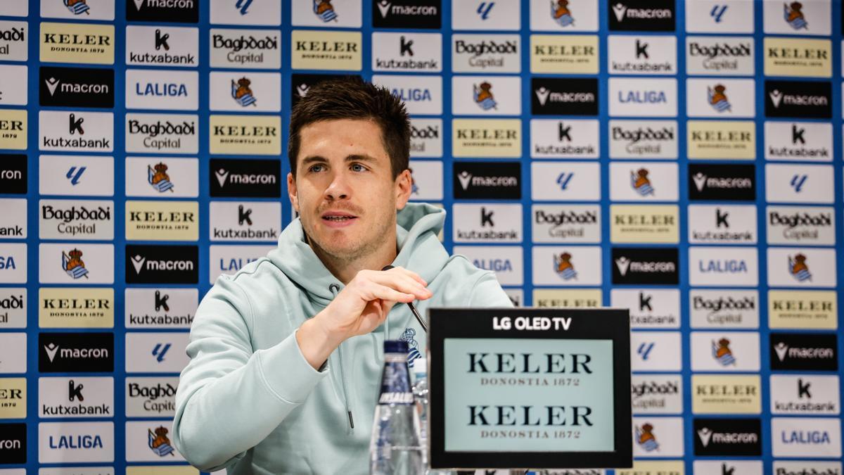 Igor Zubeldia, en su rueda de prensa.