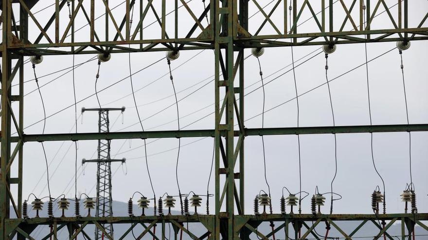 El precio de la electricidad en el mercado mayorista prácticamente se ha triplicado respecto a la misma fecha del año pasado