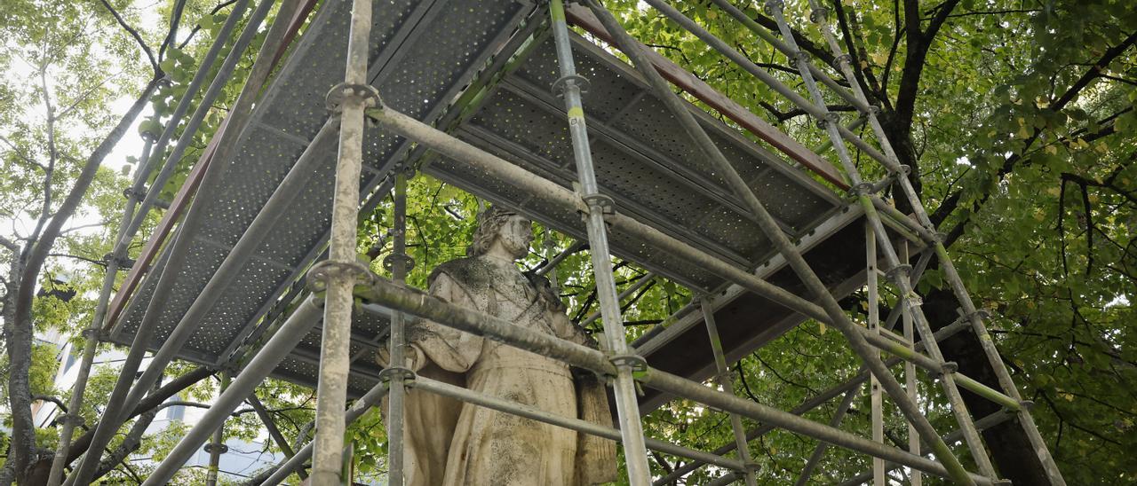 Comienzan los trabajos para el traslado de las estatuas de Sarasate