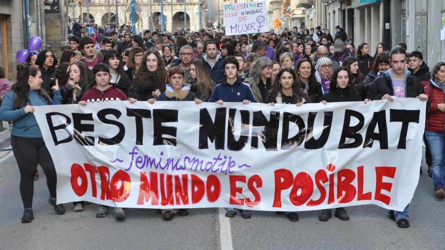 Marcha de solidaridad y feminismo en Tafalla
