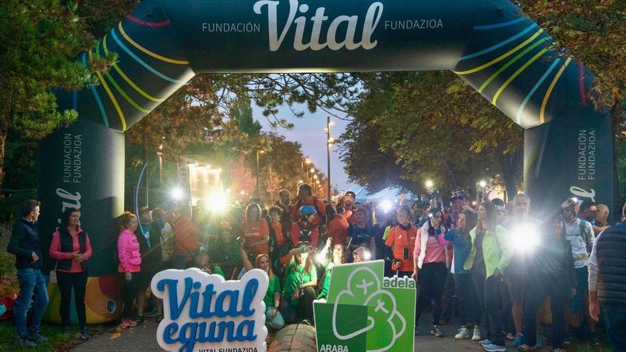 En imágenes: Marcha nocturna de Vital Eguna por los enfermos de ELA