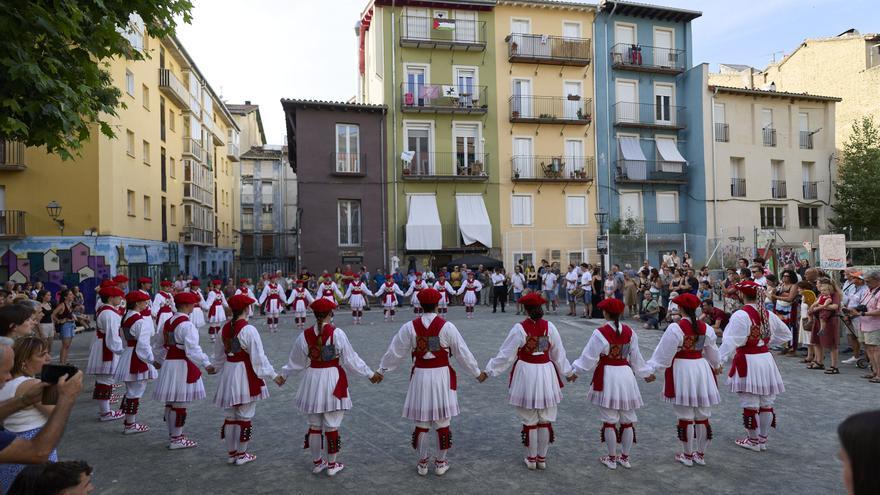 La soka-dantza de Duguna vuelve en la noche de San Juan