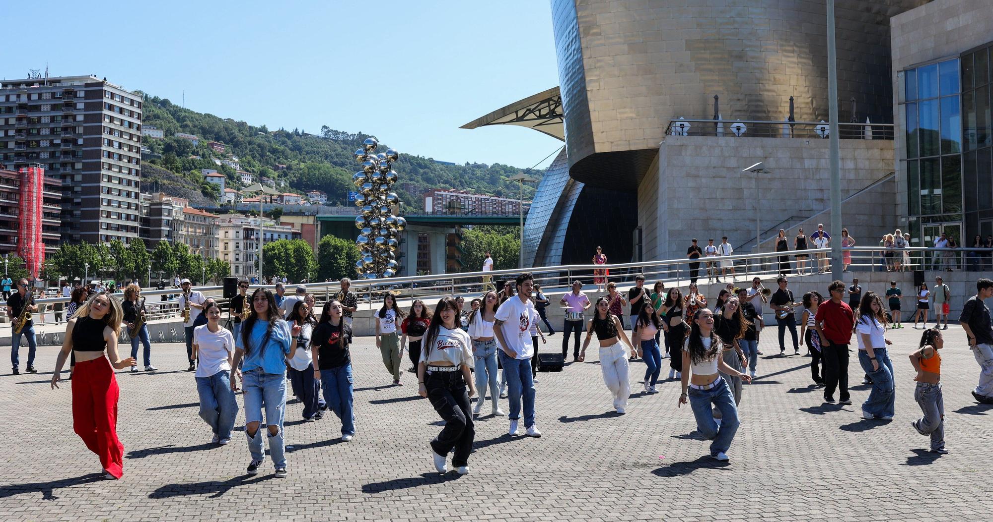 En Imágenes: Vigilantes de la Jaia. Nueva campaña contra las agresiones sexuales en fiestas en Bizkaia