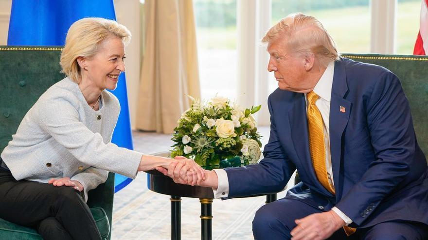 La UE acepta con condiciones el pacto arancelario con EE.UU. y esquiva otro pulso de Trump