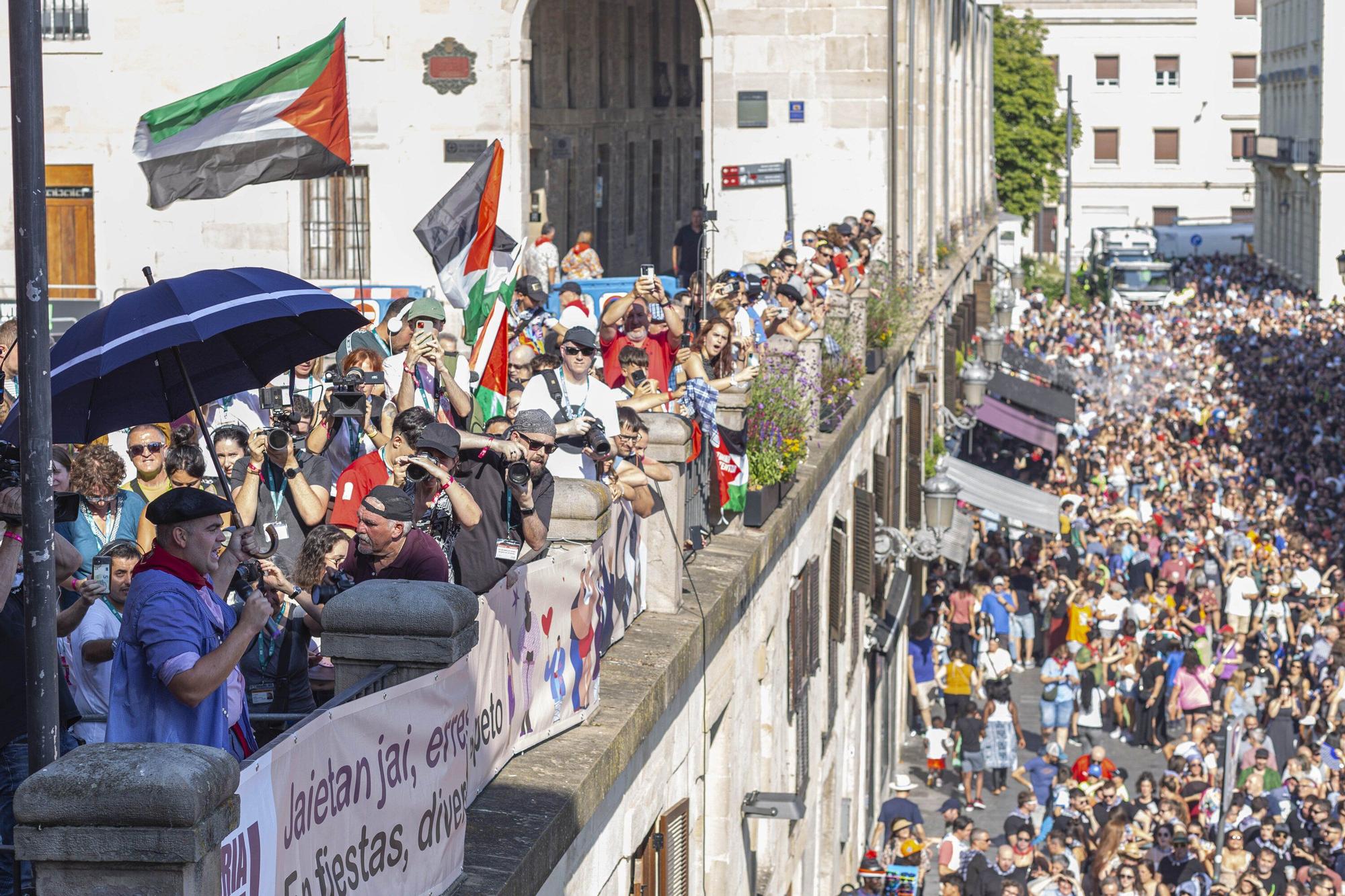 En imágenes: Así ha sido la bajada de Celedón en 2025