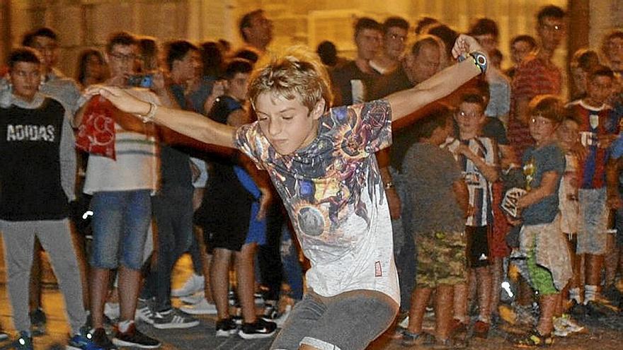 Agurain despide el verano con la hoguera de San Juan Degollao