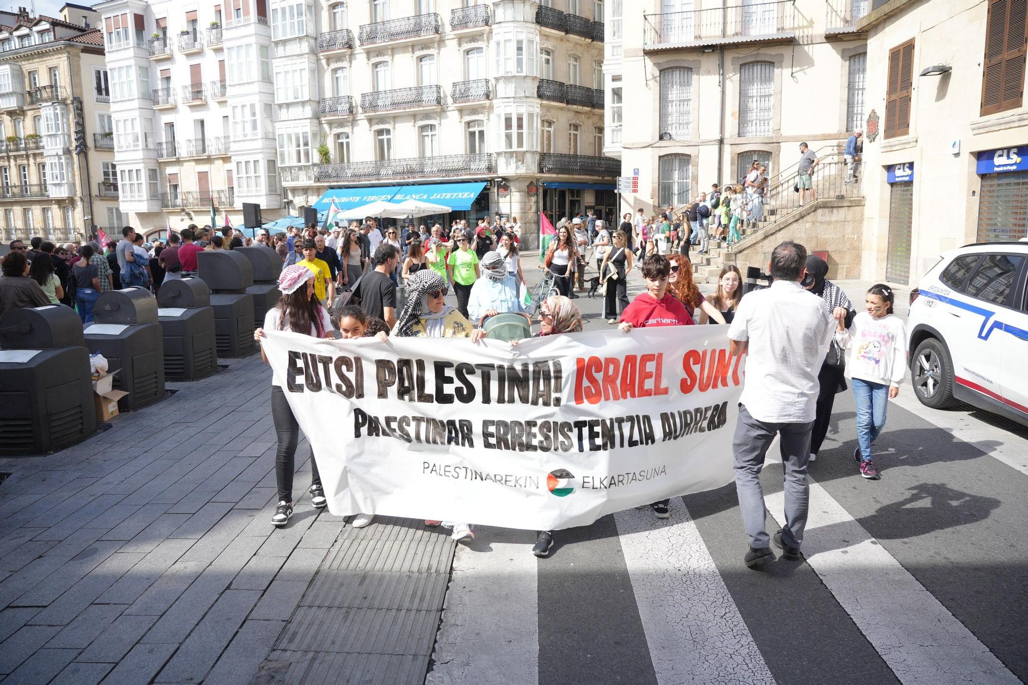 En imágenes: Manifestación en Vitoria-Gasteiz a favor de Palestina