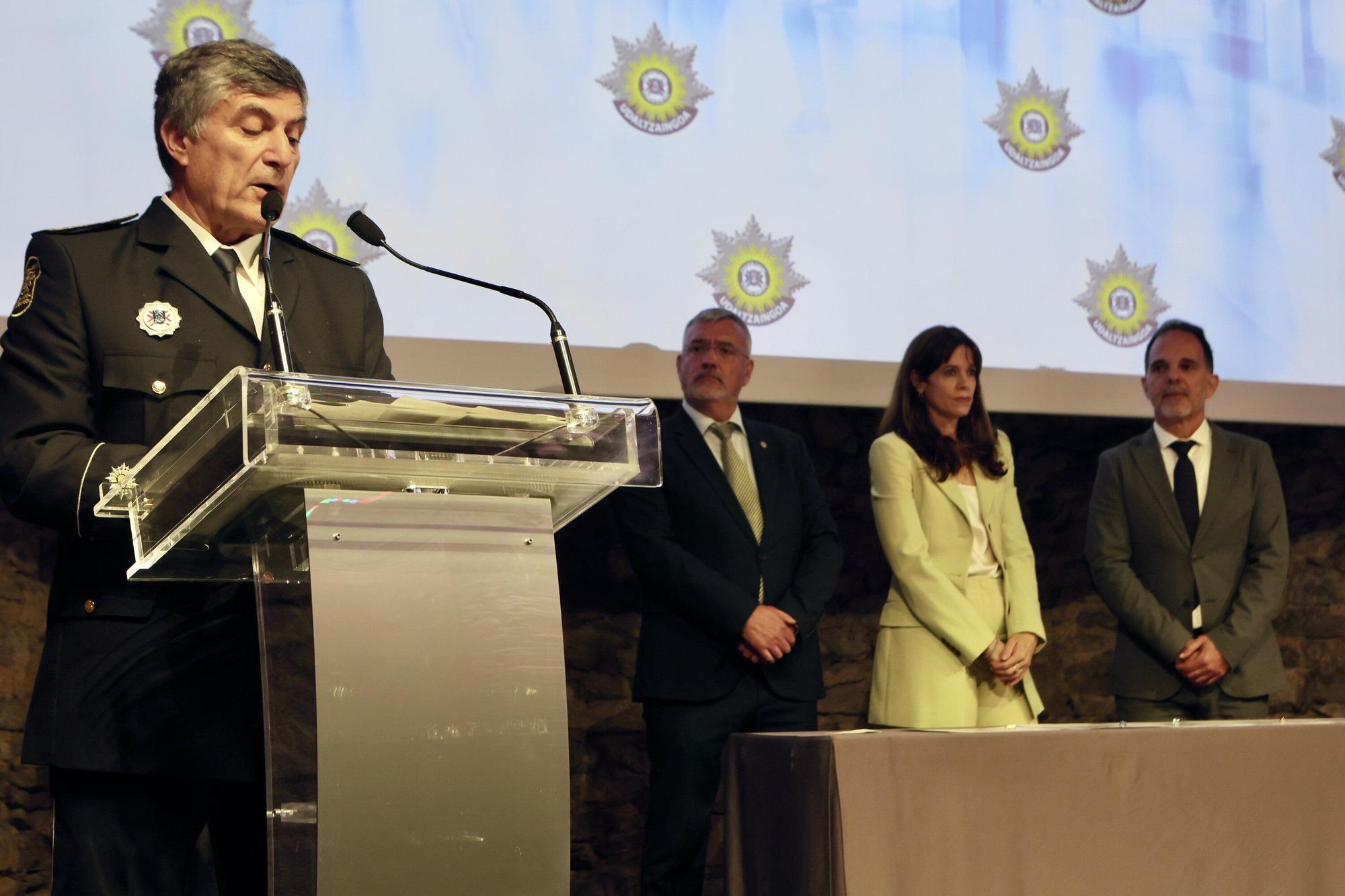 En imágenes: La Policía Local celebra la festividad de los Ángeles Custodios en Vitoria