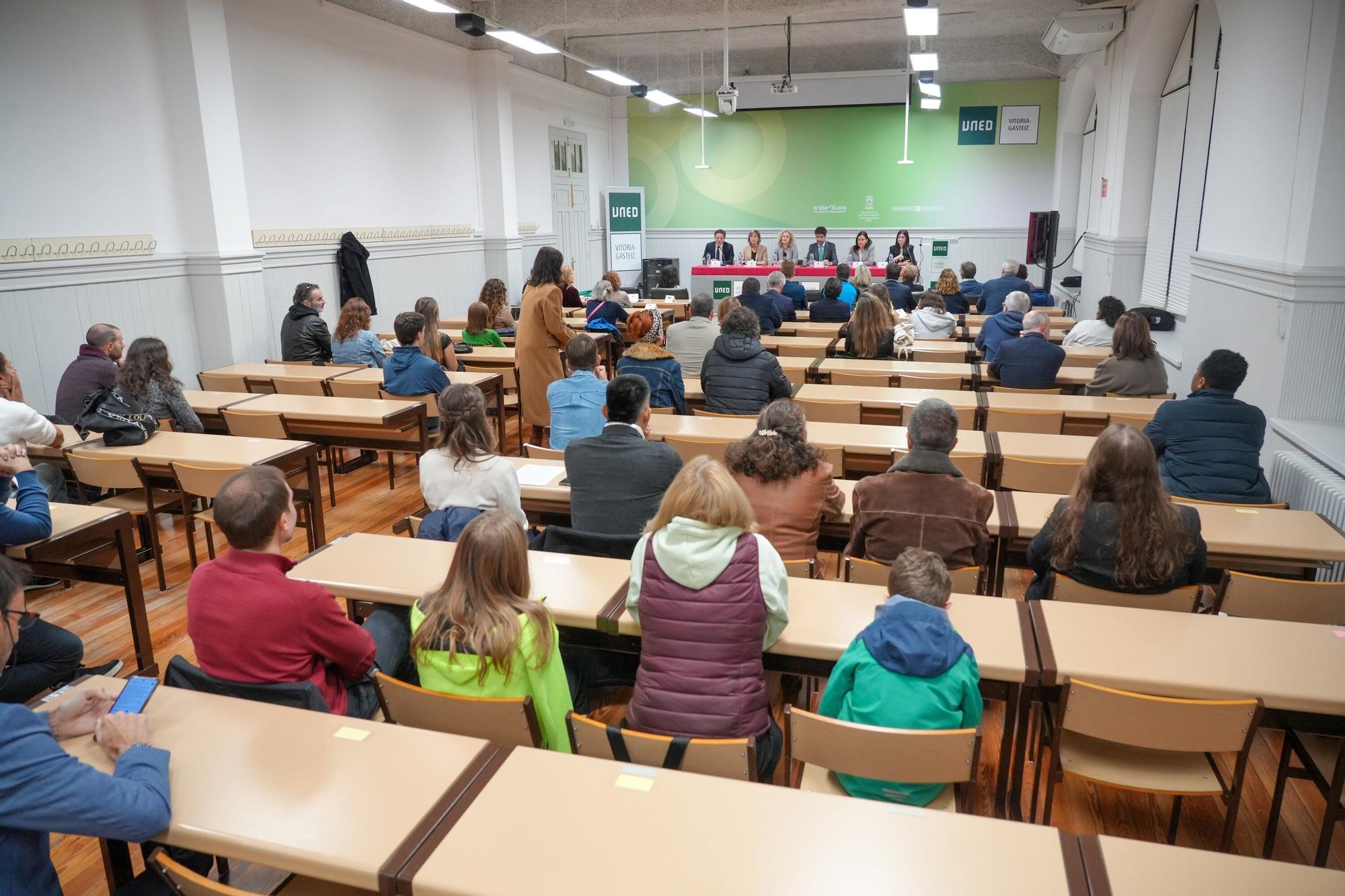 En imágenes: La UNED en Vitoria-Gasteiz inaugura su curso 2025-2026