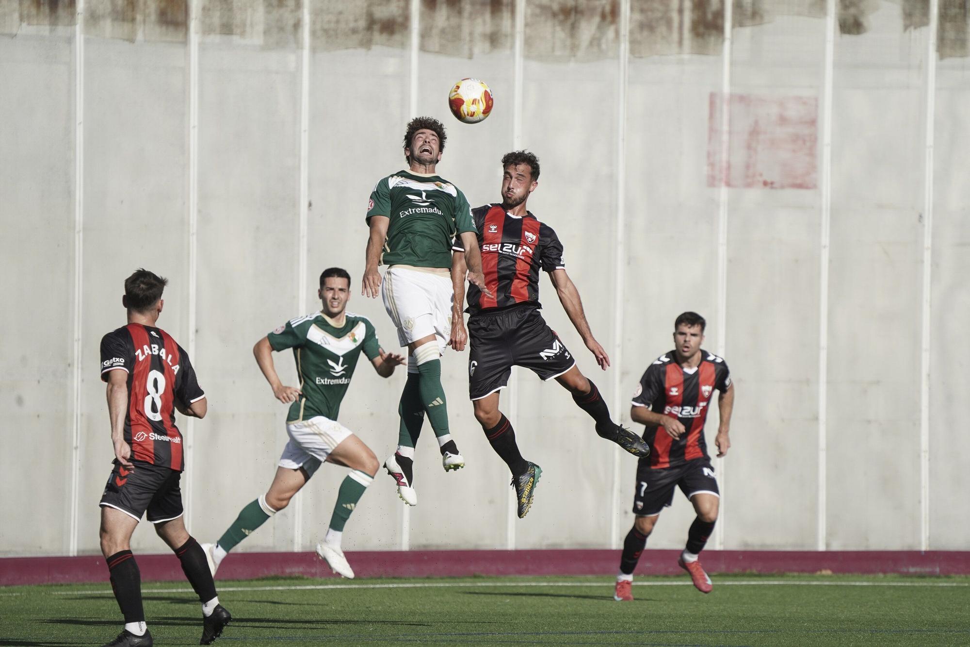 En imágenes: El Arenas no logra pasar del empate ante el Cacereño