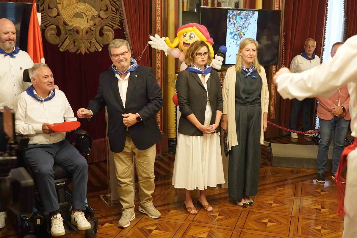 Recepción a la sociedad bilbaina en el Ayuntamiento de Bilbao