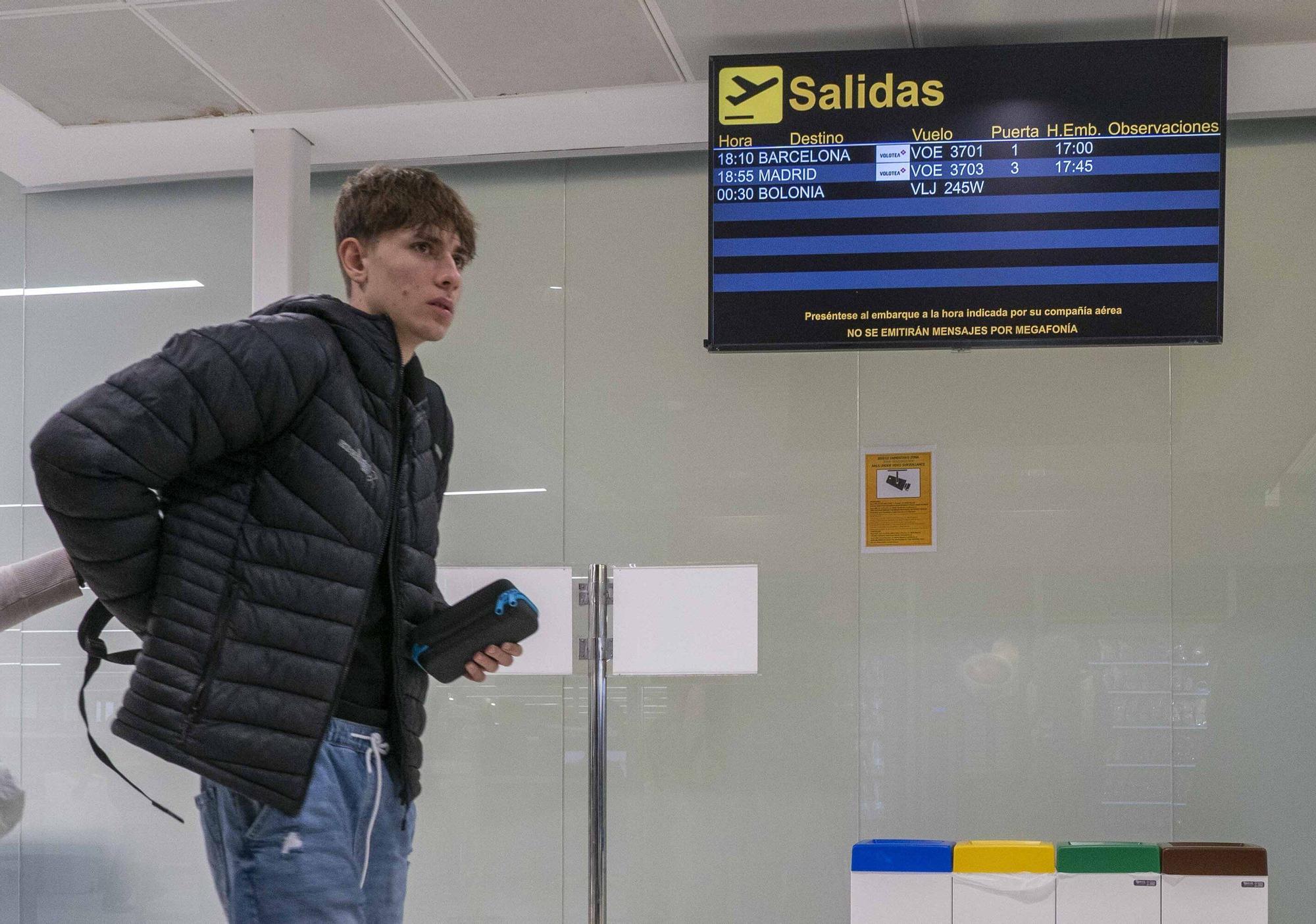 En imágenes: Foronda estrena los vuelos regulares a Barcelona y Madrid