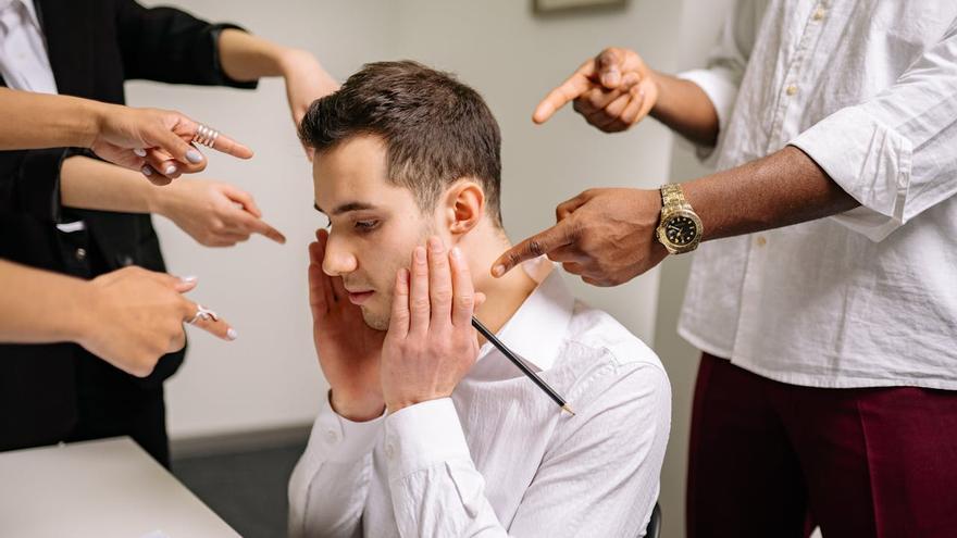 ¿Cómo puedes actuar si sufres acoso en tu trabajo? Un abogado da la clave