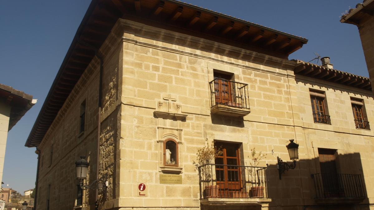 Vista del palacio de los Martínez de Villareal.