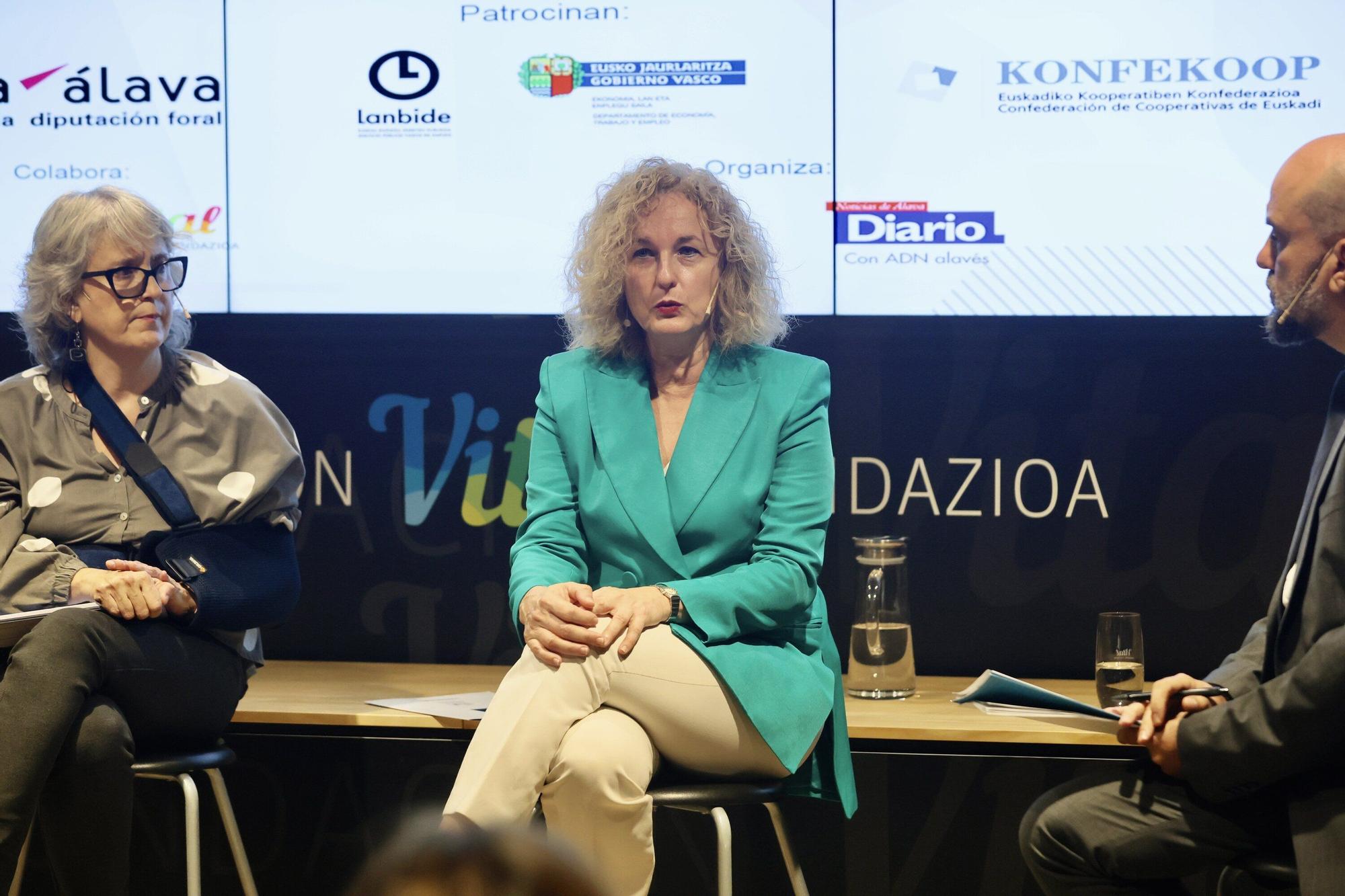 En imágenes: DNA aborda la situación del mercado laboral en Álava