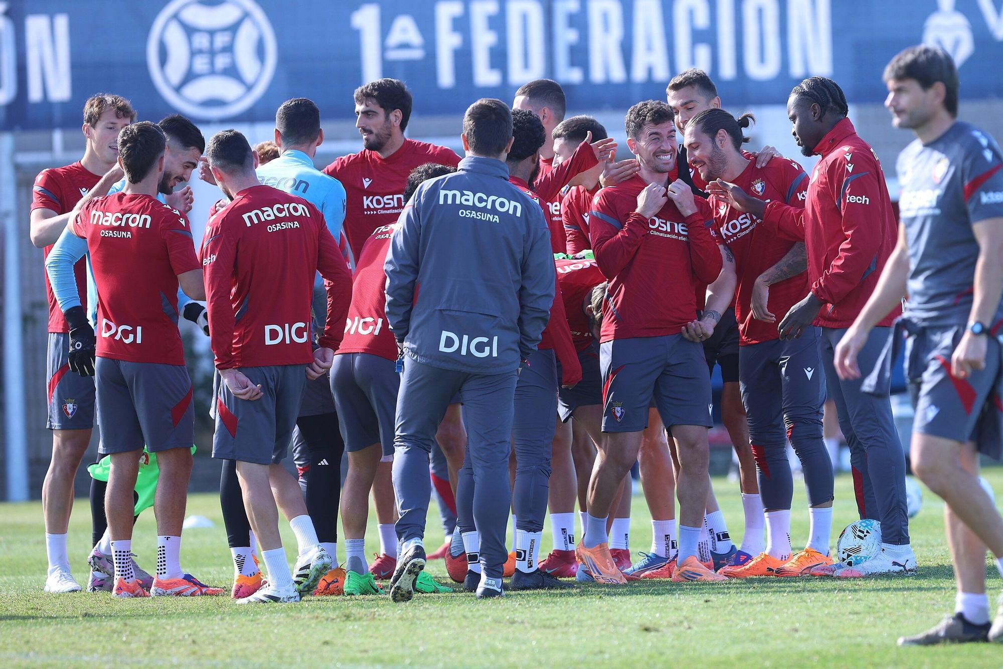 Fotos del entrenamiento de Osasuna (martes 7 de octubre de 2025)