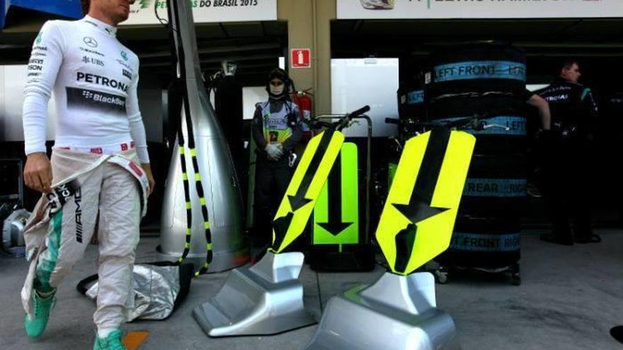 Rosberg se lleva la pole y Alonso saldrá último