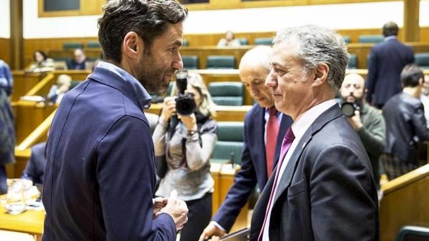 El Parlamento pide al Gobierno vasco recuperar la indemnización  por jubilación para profesores prejubilados