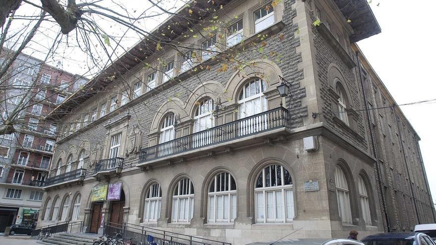 La Escuela de Artes y Oficios inaugura nueva exposición y bate récord en matrículas