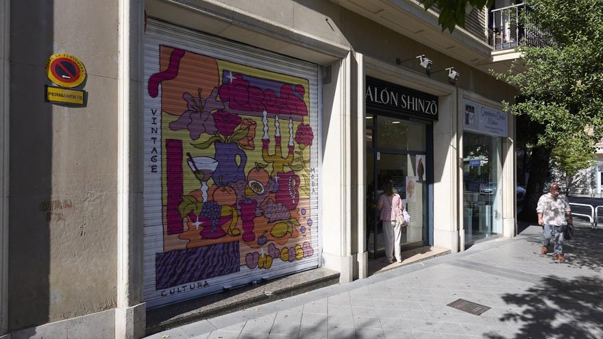 Cierra la singular tienda de ropa de segunda mano y libros en el Ensanche de Pamplona