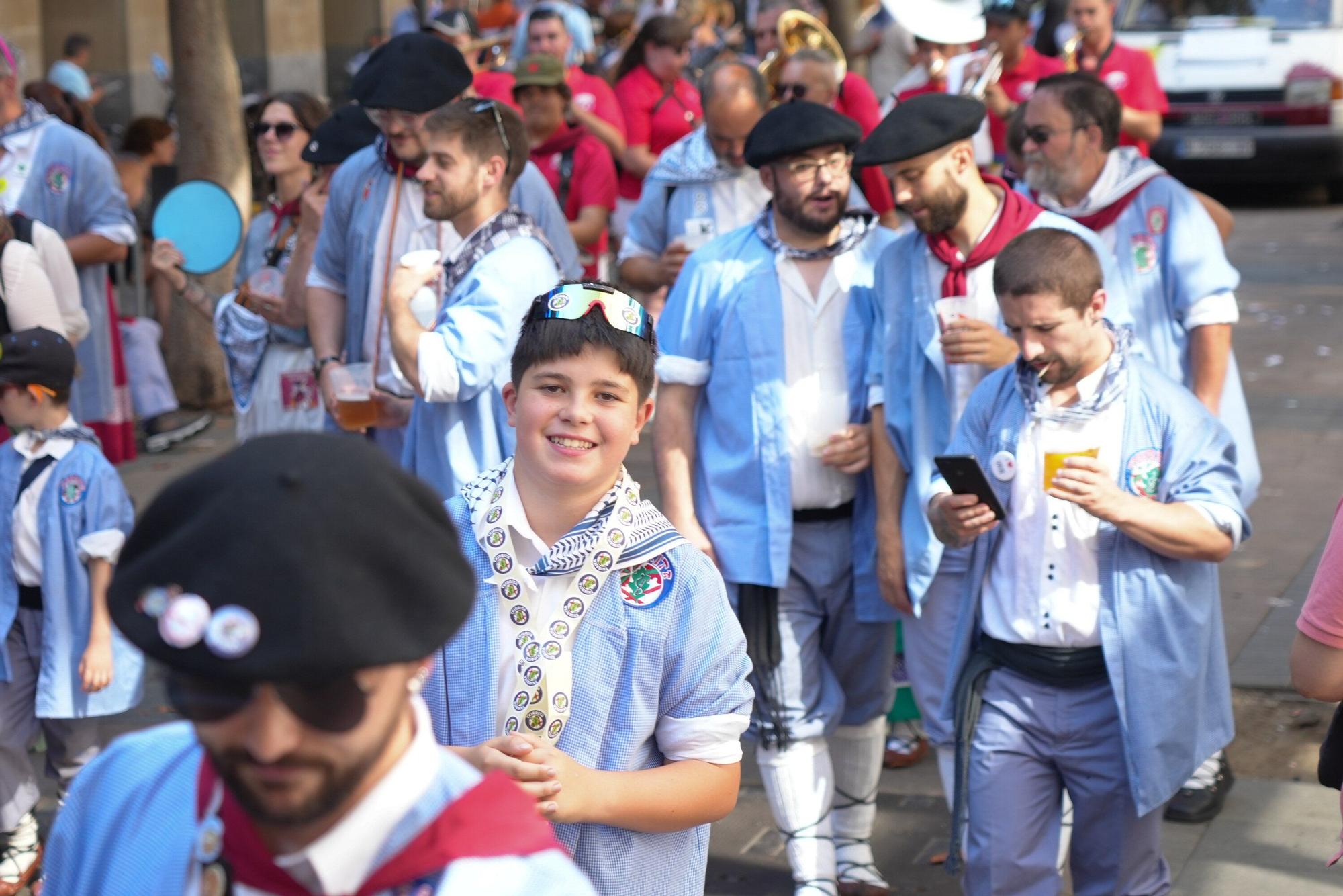 En imágenes: Celedón Txiki y Edurne lideran el paseíllo a pesar del calor