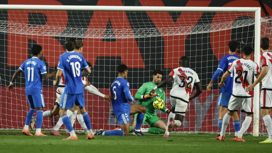 El Rayo frena al Real Madrid en Vallecas