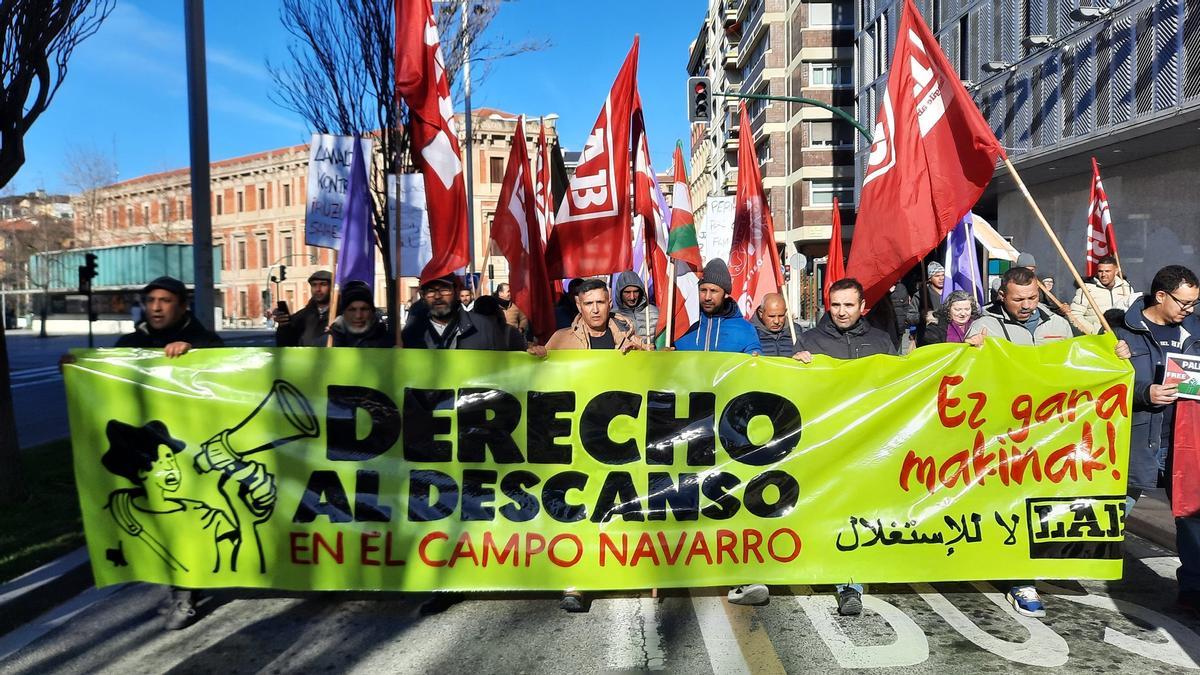 Trabajadores del campo reivindican en Pamplona dos días de descanso semanal