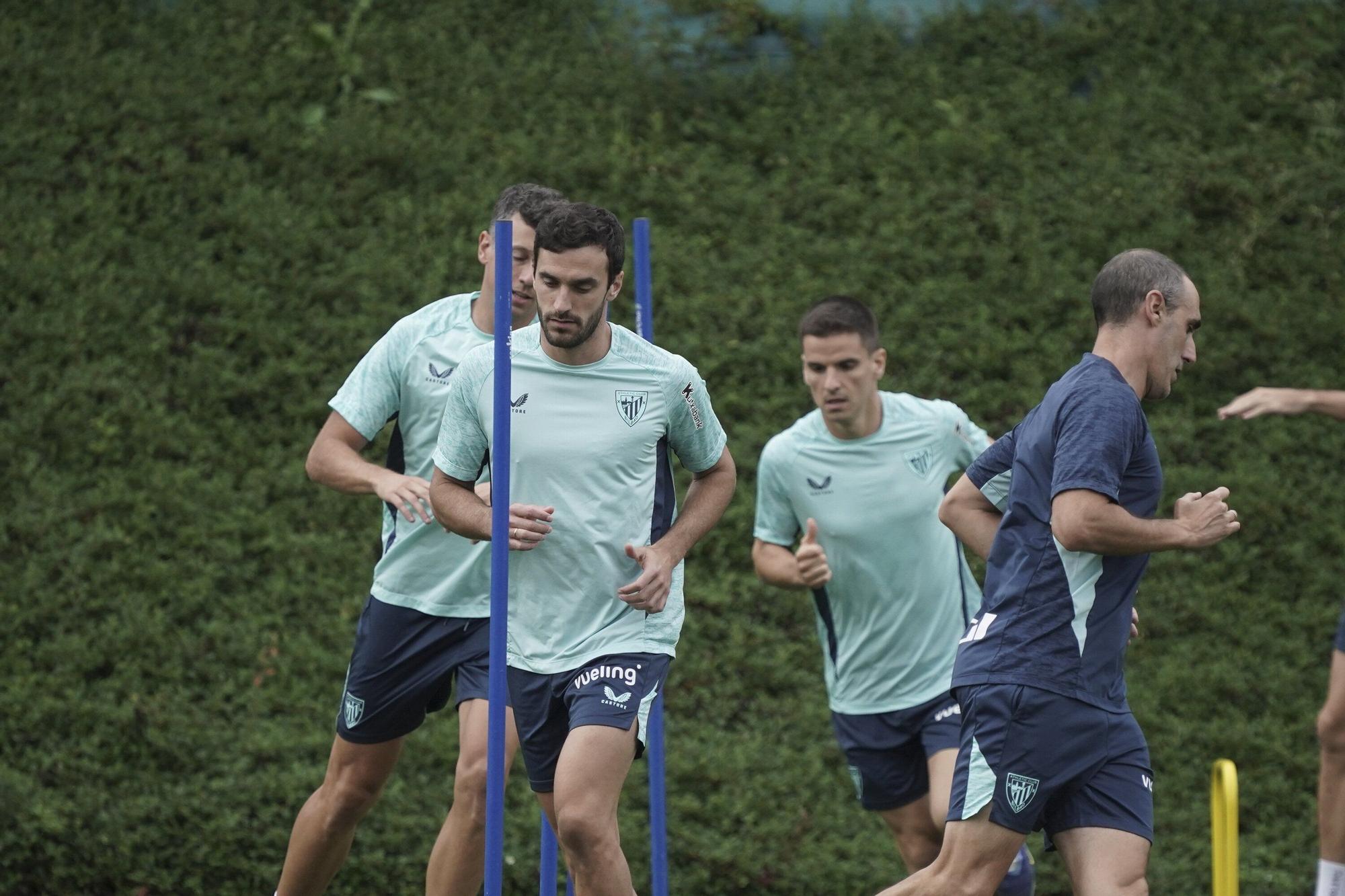 En imágenes: el Athletic entrena en Lezama con la vista puesta en el Alavés