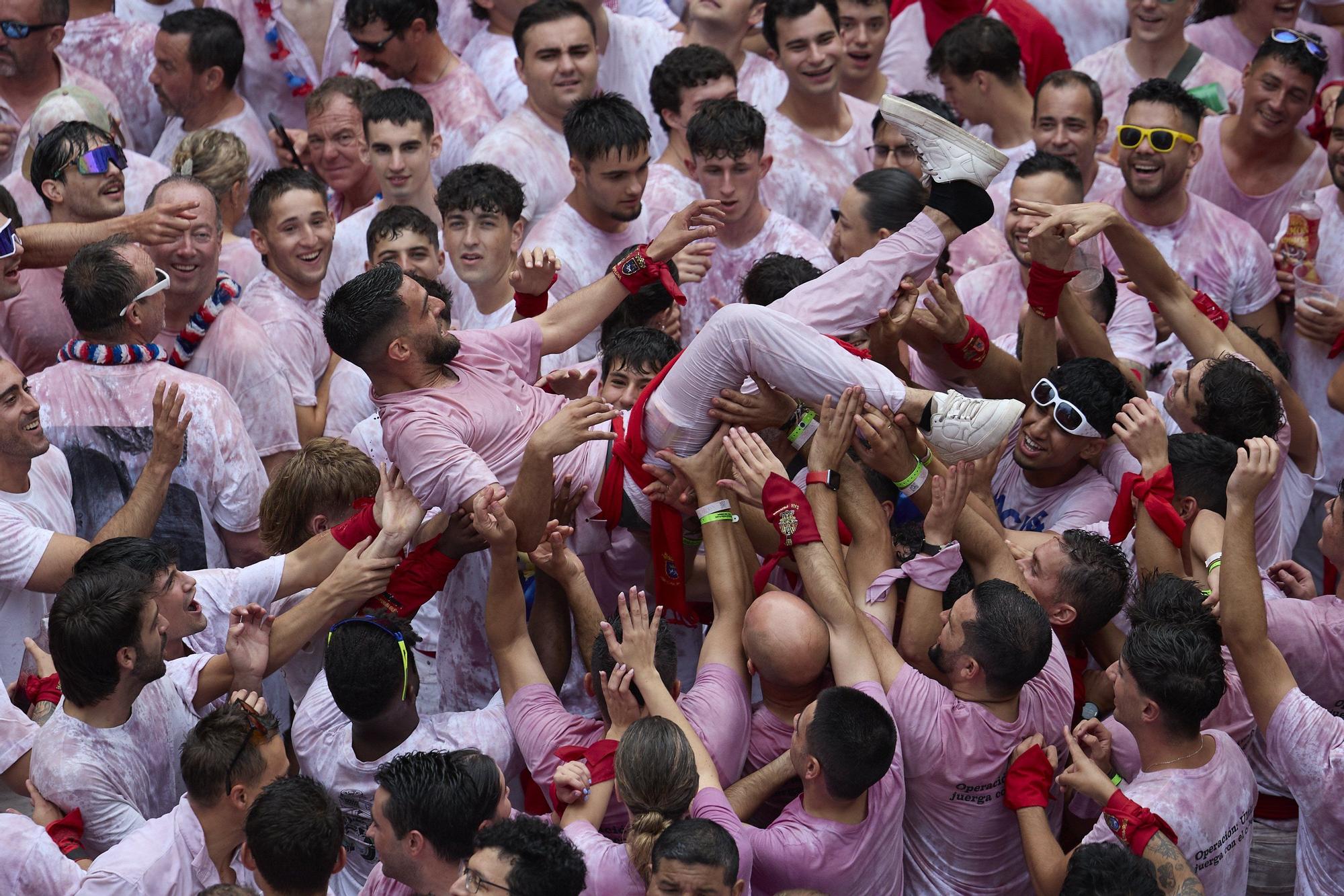 Fotos del  Chupinazo de San Fermín 2025 en Pamplona: ¡La fiesta más internacional se enciende con un grito solidario por Palestina!
