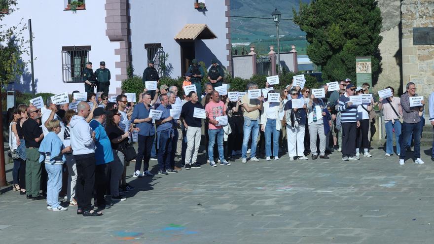 Concentración en Beriáin contra la presencia de okupas en la casa parroquial