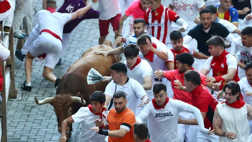 Fotos del quinto encierro de San Fermín 2025, con toros de Jandilla