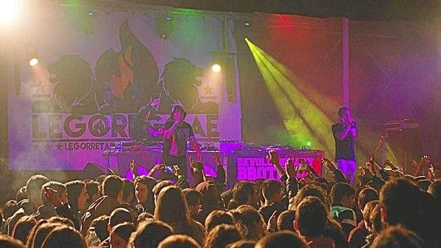 Legoreggae jaialdirako sarrerak, agortuta.